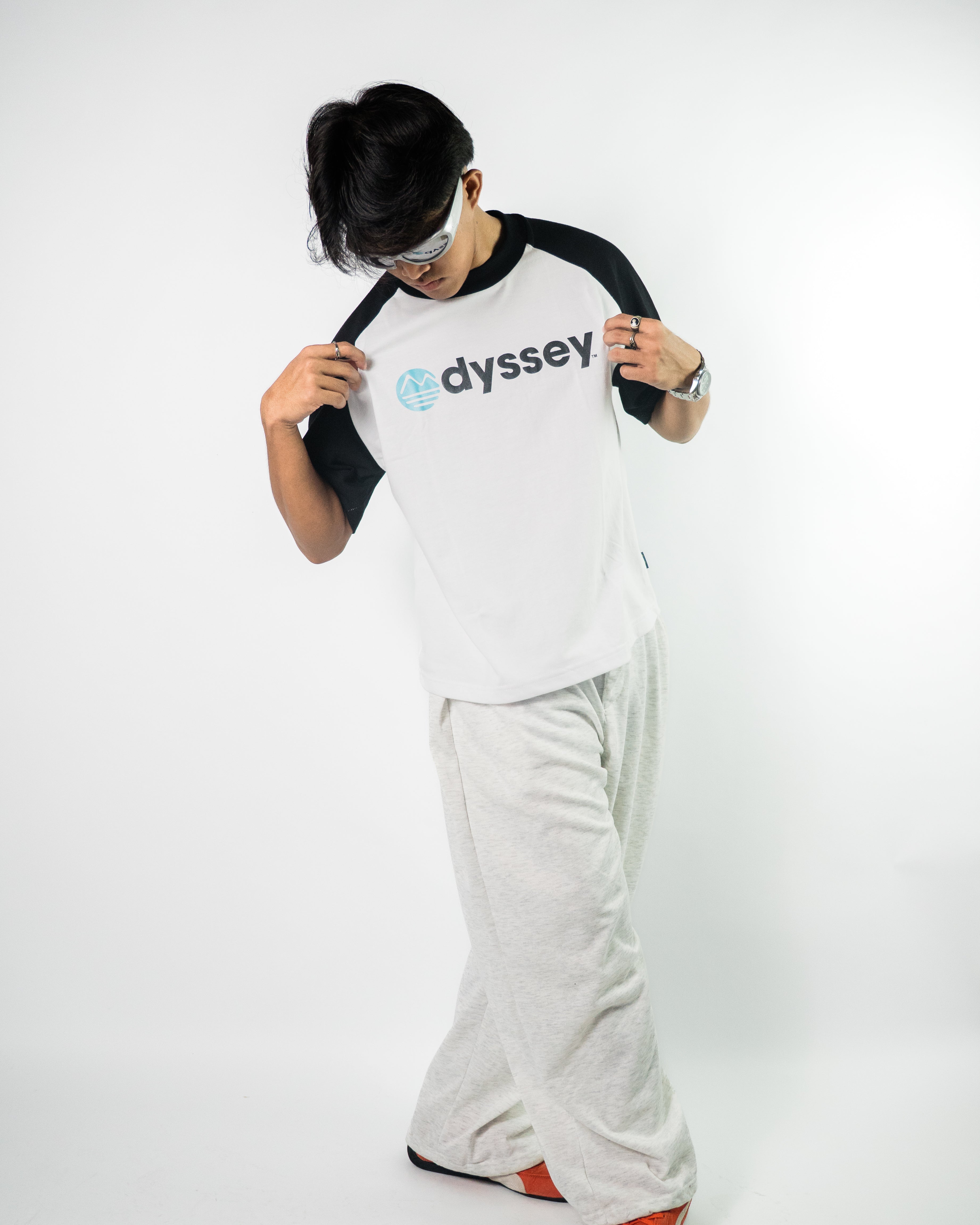 Raglan (Black)